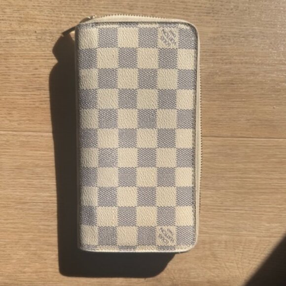 Louis Vuitton Damier Azur Pattern Coated Canvas Zippy Wallet - Picture 2 of 3